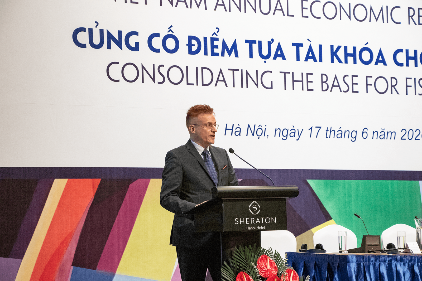 GS.TS. Andreas Stoffers - Giám đốc Quốc gia Viện FNF tại Việt Nam phát biểu chúc mừng tại Hội thảo